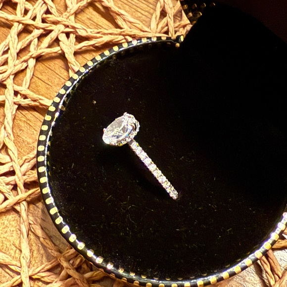 White gold 2ct moissanite engagement ring - Picture 4 of 9